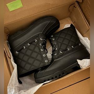 BRAND NEW WOMEN WINTER BOOTS